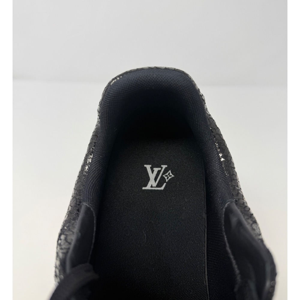 Louis Vuitton Footprint Soccer Sneaker Black Cracked Leather Size 9.5 US 8.5 LV - Picture 8 of 9